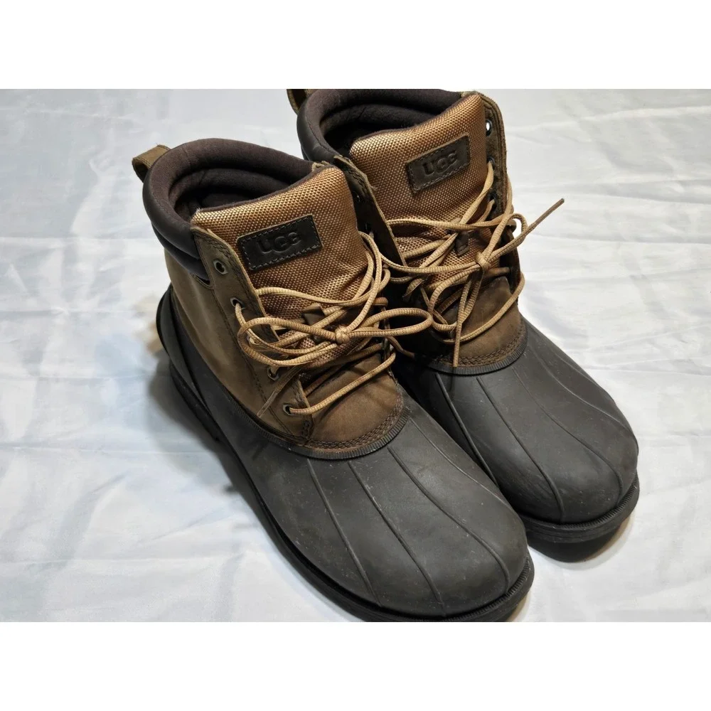 Ugg Gaston Mid Waterproof Duck Boots Mens Size 9 Chestnut LaceUp Work Hunt